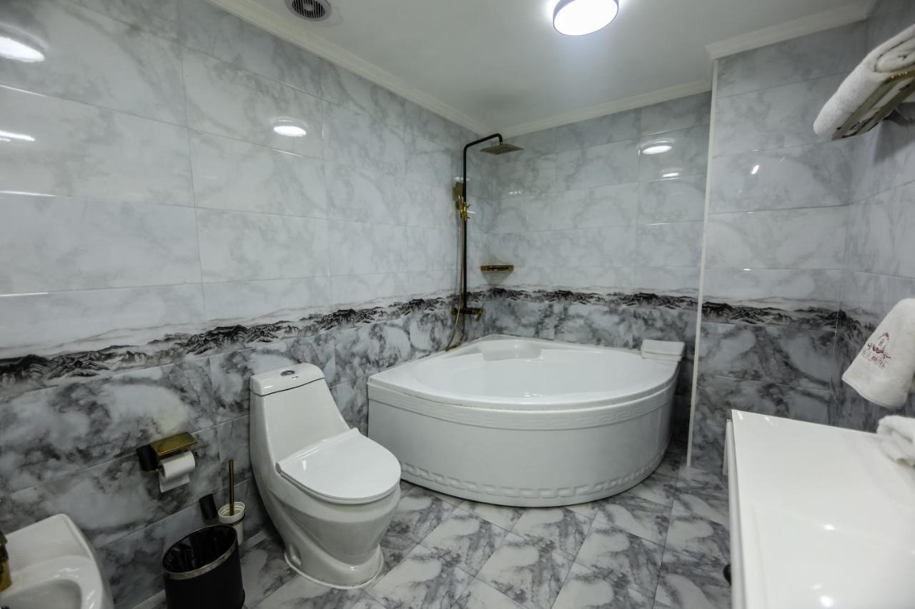 Royal Grand Hotel, Turkistan Ngoại thất bức ảnh