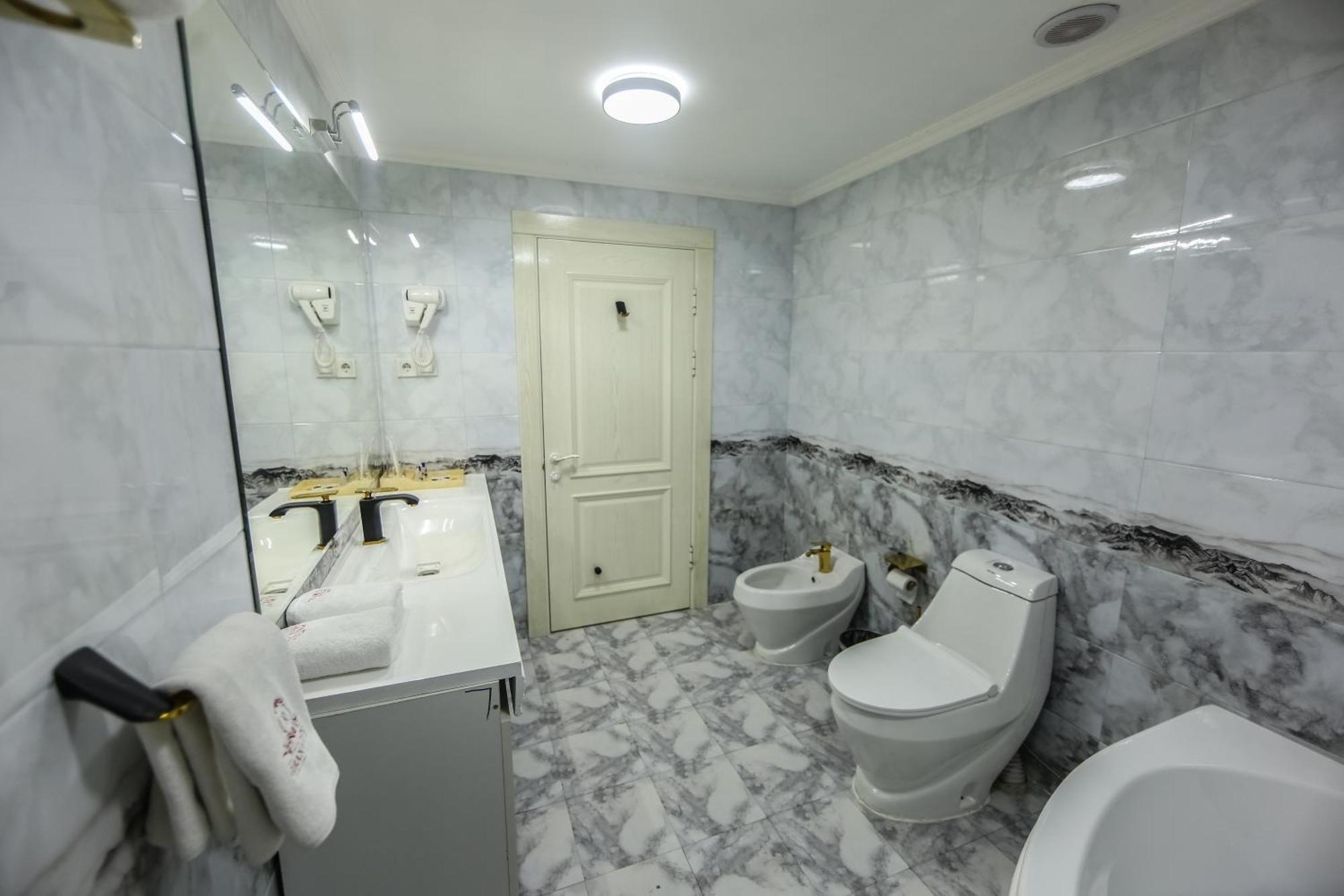 Royal Grand Hotel, Turkistan Ngoại thất bức ảnh