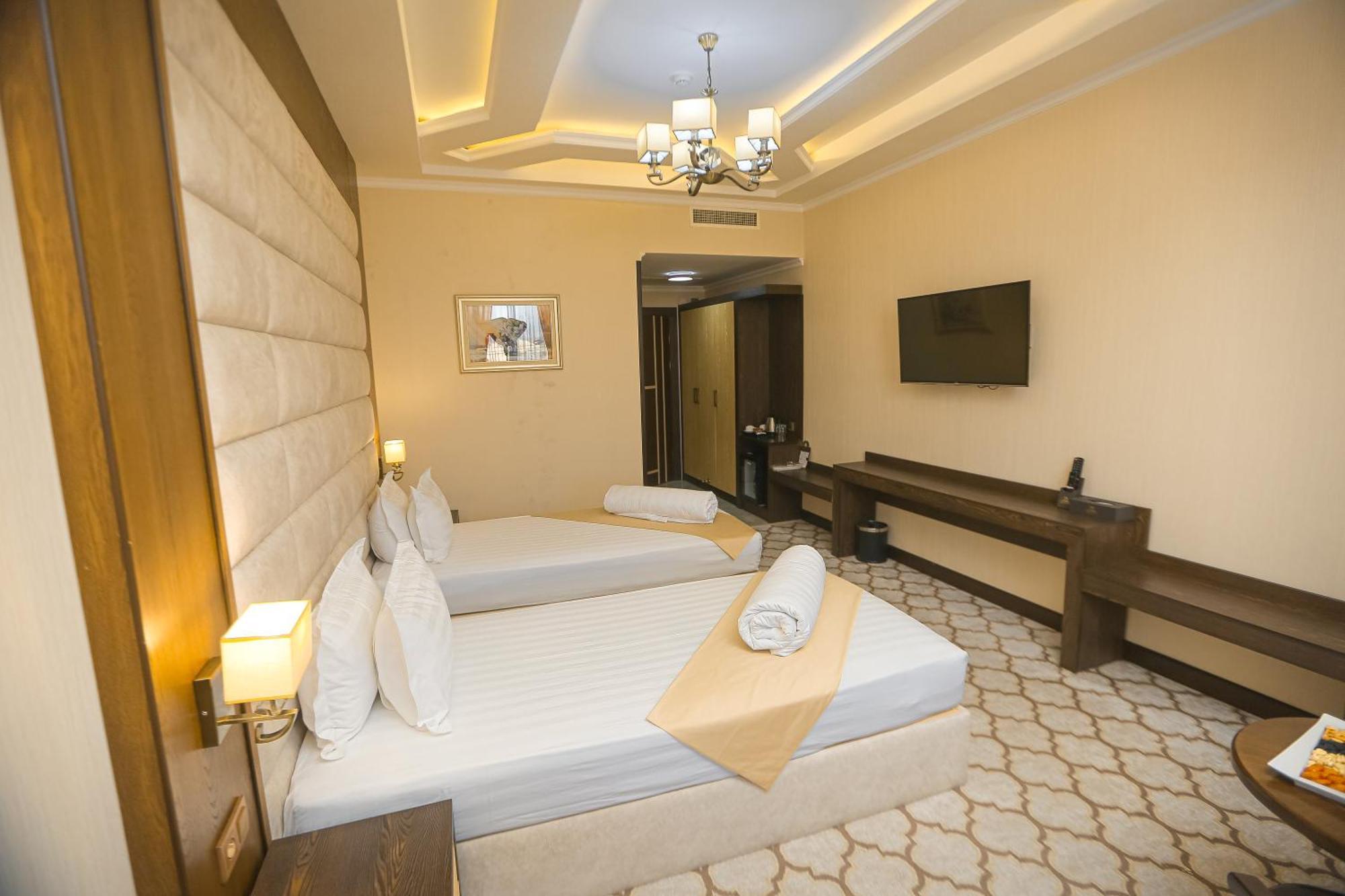 Royal Grand Hotel, Turkistan Ngoại thất bức ảnh
