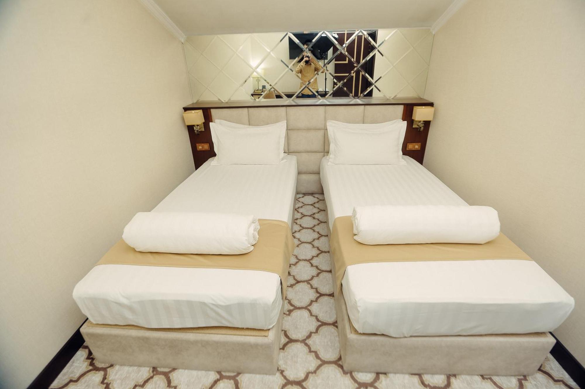 Royal Grand Hotel, Turkistan Ngoại thất bức ảnh